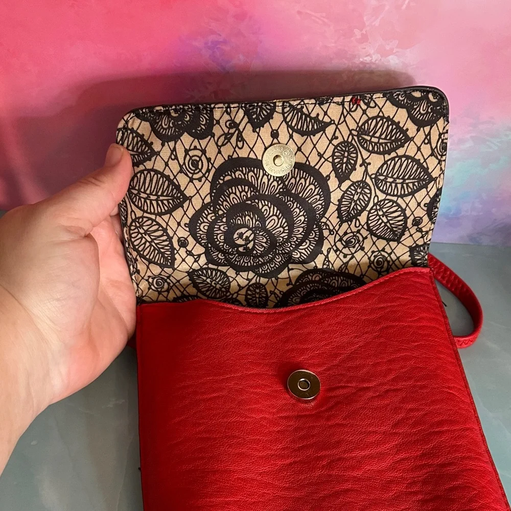 Carlos Santana Bold Red Crossbody Bag with Lion - Picture 5 of 17